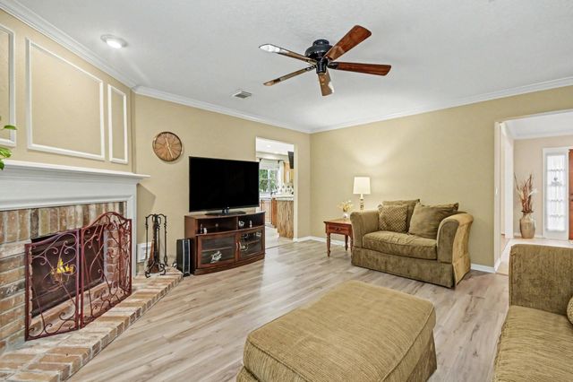 2116 Hollow Reef Circle, League City, TX 77573