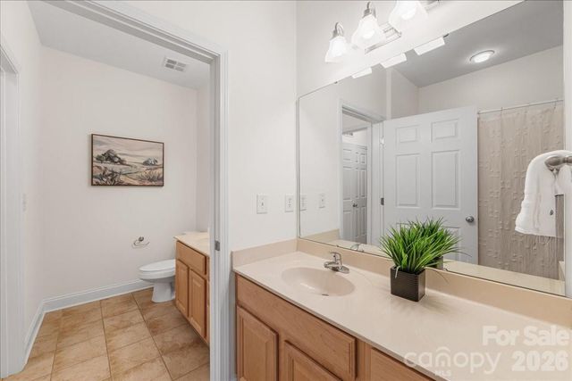 1000 E Woodlawn Road 118, Charlotte, NC 28209