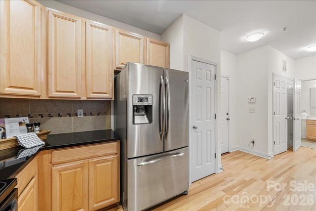 1000 E Woodlawn Road 118, Charlotte, NC 28209