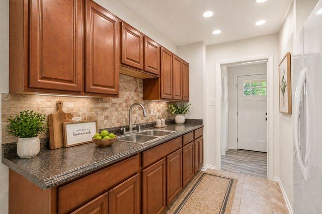 609 Crane Drive, Euless, TX 76039