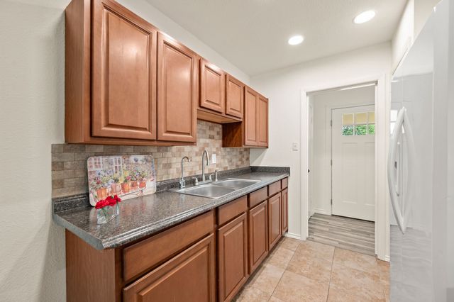 609 Crane Drive, Euless, TX 76039