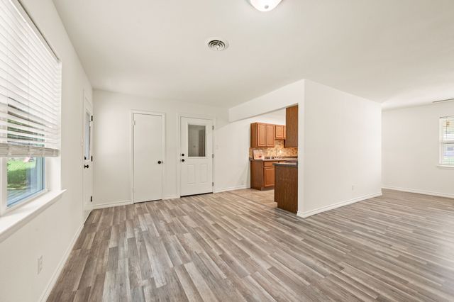 609 Crane Drive, Euless, TX 76039