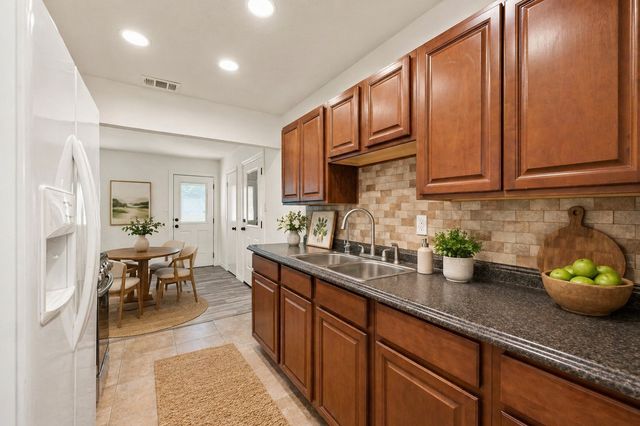 609 Crane Drive, Euless, TX 76039