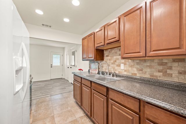 609 Crane Drive, Euless, TX 76039