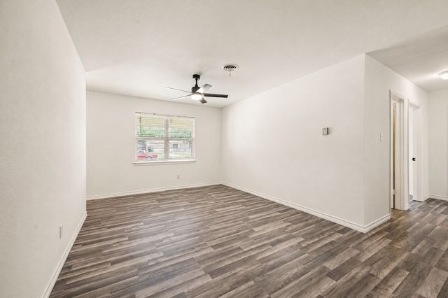 609 Crane Drive, Euless, TX 76039
