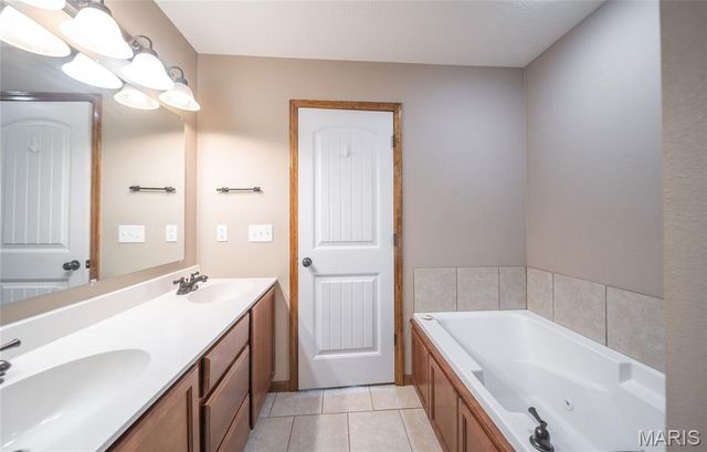 16150 Haidyn Road, St Robert, MO 65584