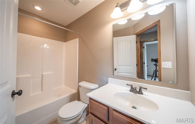 16150 Haidyn Road, St Robert, MO 65584