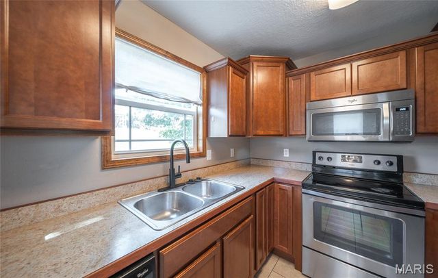 16150 Haidyn Road, St Robert, MO 65584