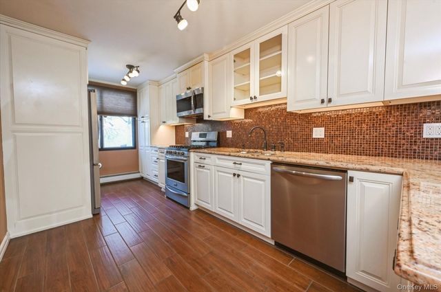 1120 Warburton Avenue 2A, Yonkers, NY 10701