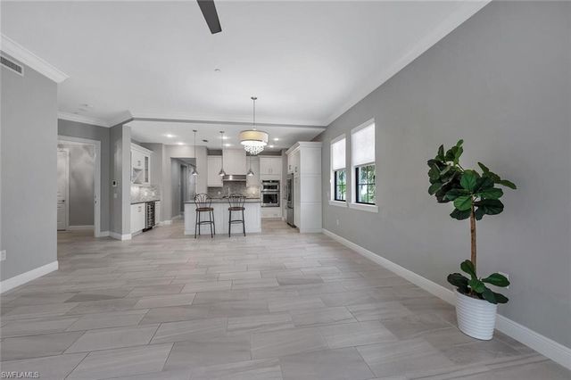 16374 Viansa WAY 301, Naples, FL 34110