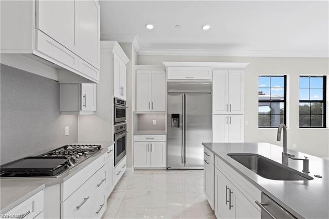 16374 Viansa WAY 301, Naples, FL 34110