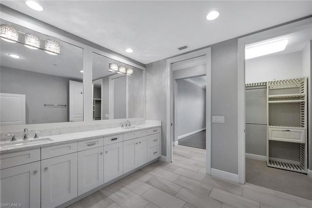 16374 Viansa WAY 301, Naples, FL 34110