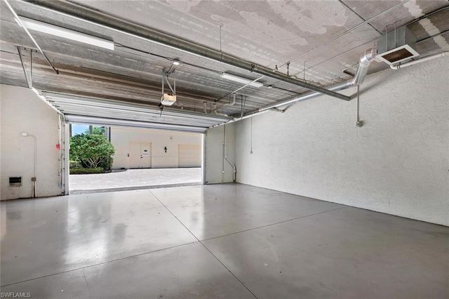 16374 Viansa WAY 301, Naples, FL 34110