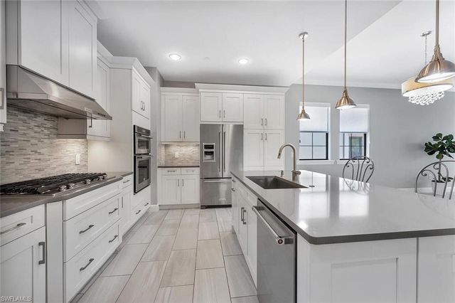 16374 Viansa WAY 301, Naples, FL 34110