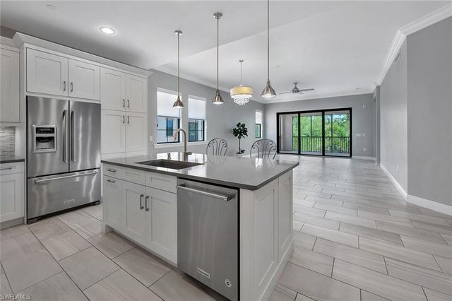 16374 Viansa WAY 301, Naples, FL 34110