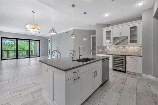 16374 Viansa WAY 301, Naples, FL 34110