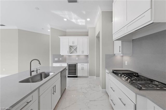 16374 Viansa WAY 301, Naples, FL 34110