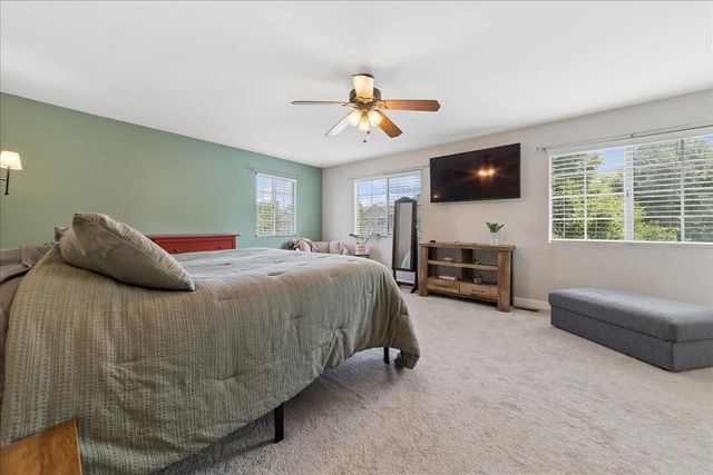 141 Village Creek Drive 141, Lake In The Hills, IL 60156