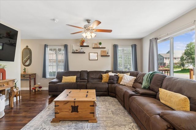 141 Village Creek Drive 141, Lake In The Hills, IL 60156