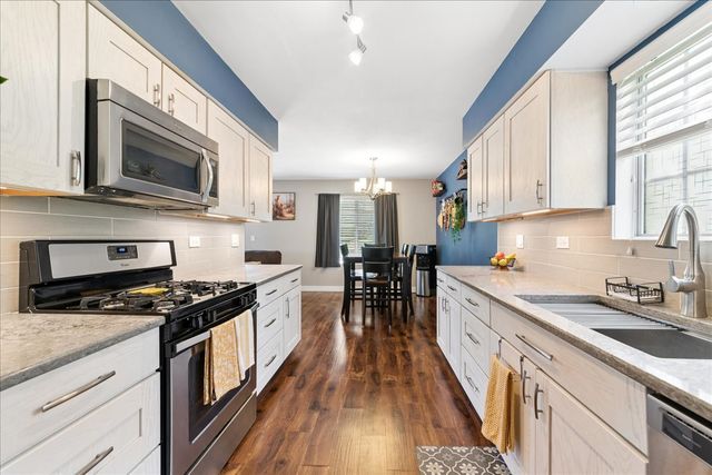 141 Village Creek Drive 141, Lake In The Hills, IL 60156