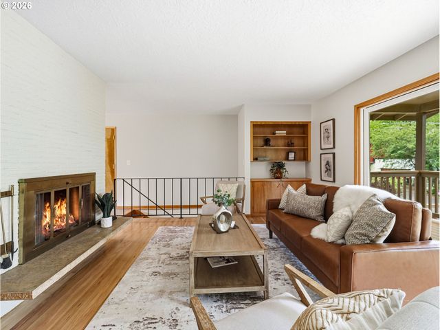 600 Sw VIEWMONT Dr, Portland, OR 97225