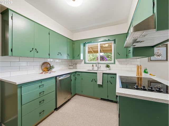 600 Sw VIEWMONT Dr, Portland, OR 97225