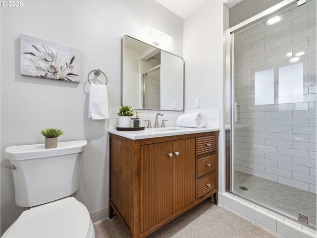 600 Sw VIEWMONT Dr, Portland, OR 97225