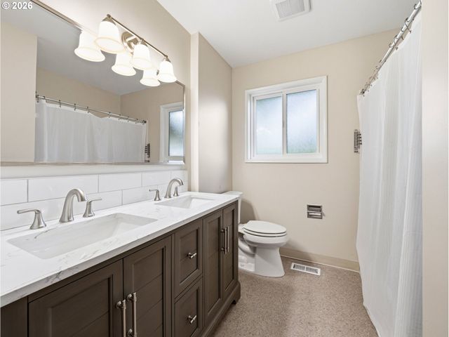 600 Sw VIEWMONT Dr, Portland, OR 97225