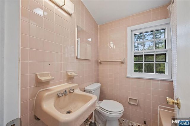 452 Harriot Avenue, Harrington Park, NJ 07640