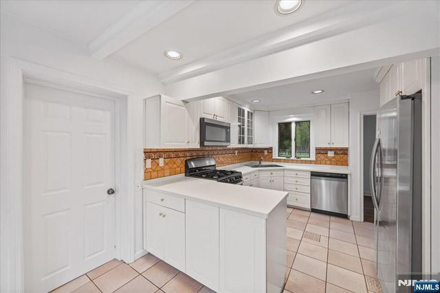 452 Harriot Avenue, Harrington Park, NJ 07640