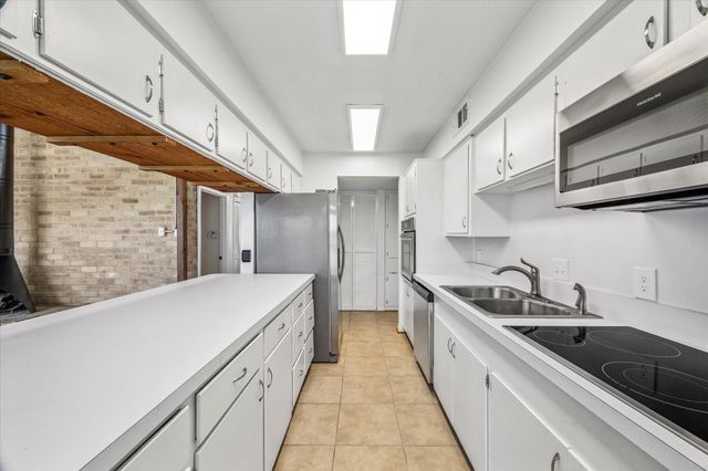 403 Shirleen Drive, Seabrook, TX 77586