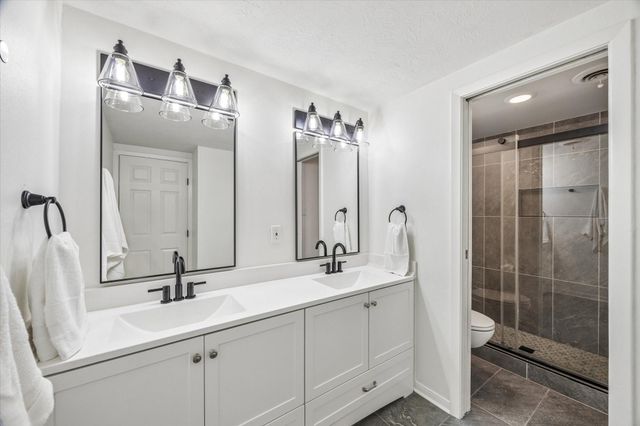 403 Shirleen Drive, Seabrook, TX 77586