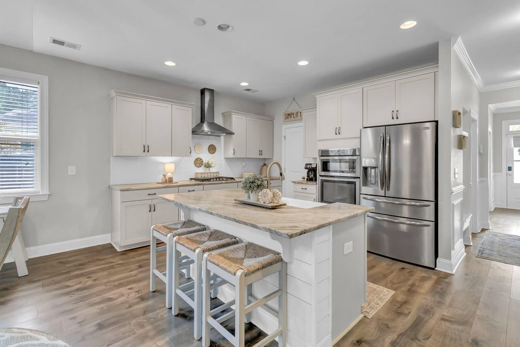 Image 13 of property listing at 411 Whispering Breeze Lane, Summerville, SC 29486