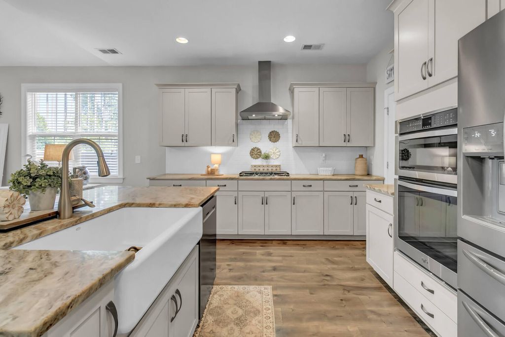 Image 15 of property listing at 411 Whispering Breeze Lane, Summerville, SC 29486