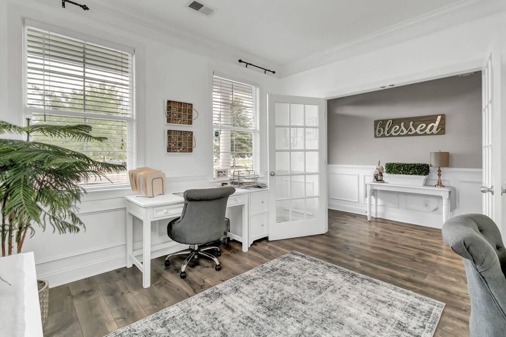 Image 19 of property listing at 411 Whispering Breeze Lane, Summerville, SC 29486