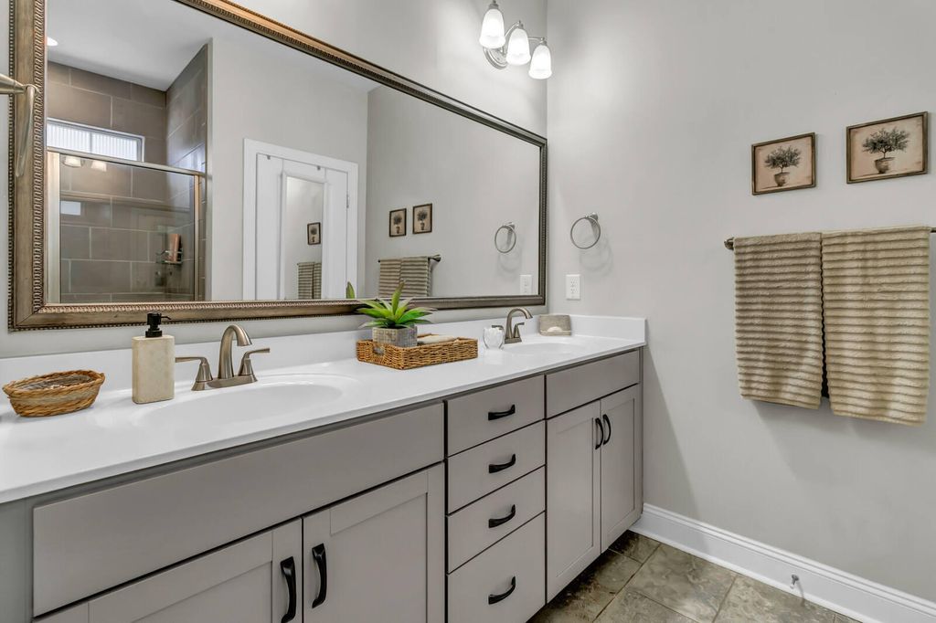 Image 28 of property listing at 411 Whispering Breeze Lane, Summerville, SC 29486