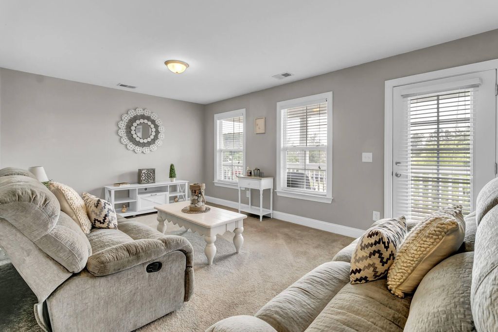Image 34 of property listing at 411 Whispering Breeze Lane, Summerville, SC 29486