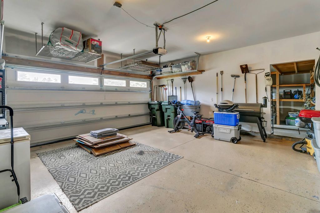 Image 37 of property listing at 411 Whispering Breeze Lane, Summerville, SC 29486