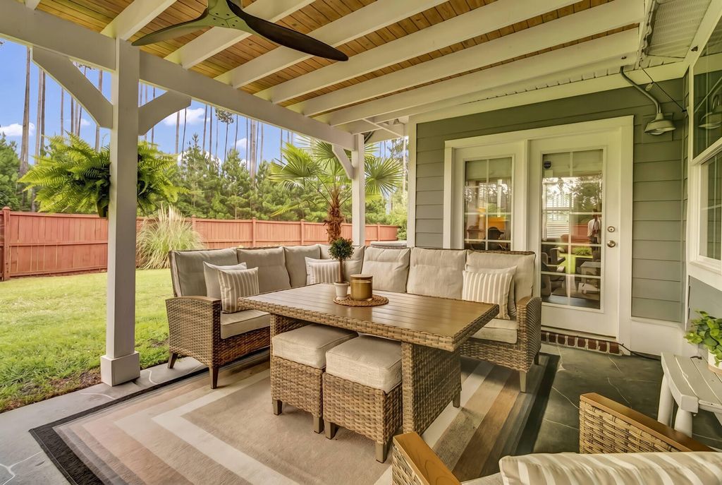Image 38 of property listing at 411 Whispering Breeze Lane, Summerville, SC 29486