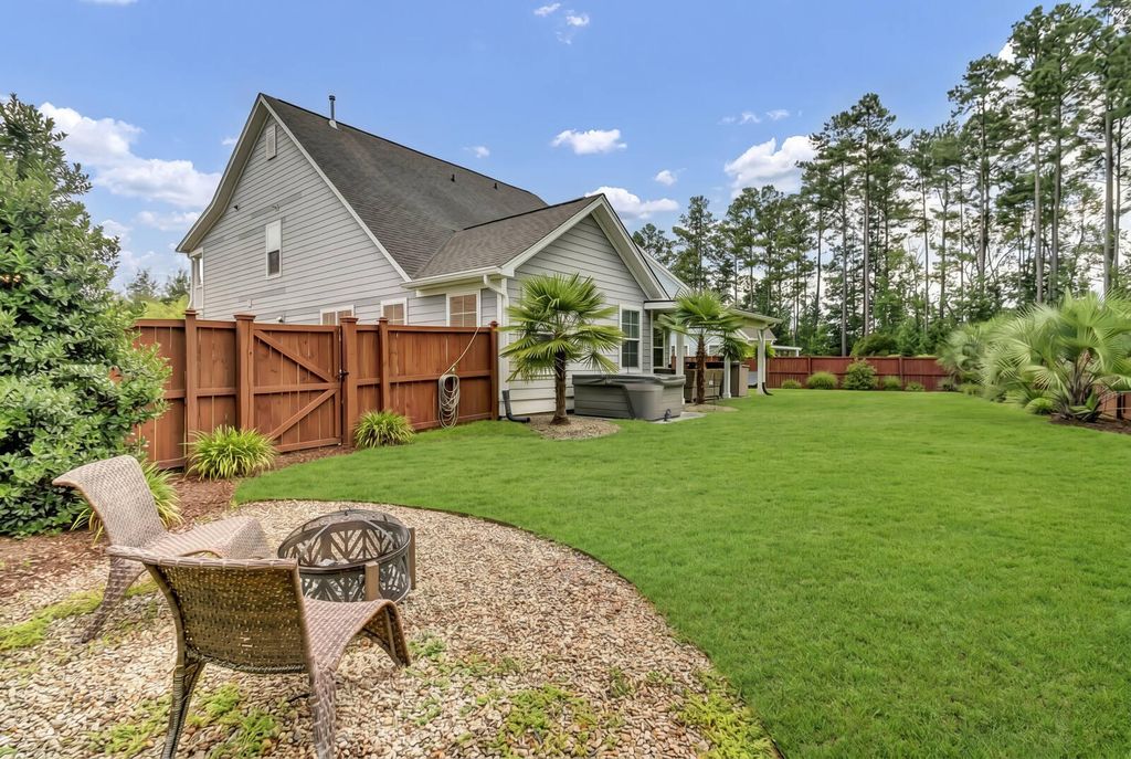 Image 41 of property listing at 411 Whispering Breeze Lane, Summerville, SC 29486