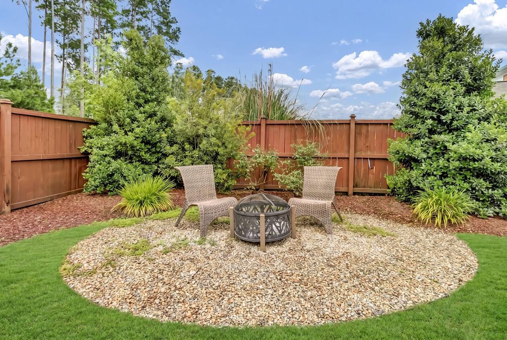 Image 42 of property listing at 411 Whispering Breeze Lane, Summerville, SC 29486