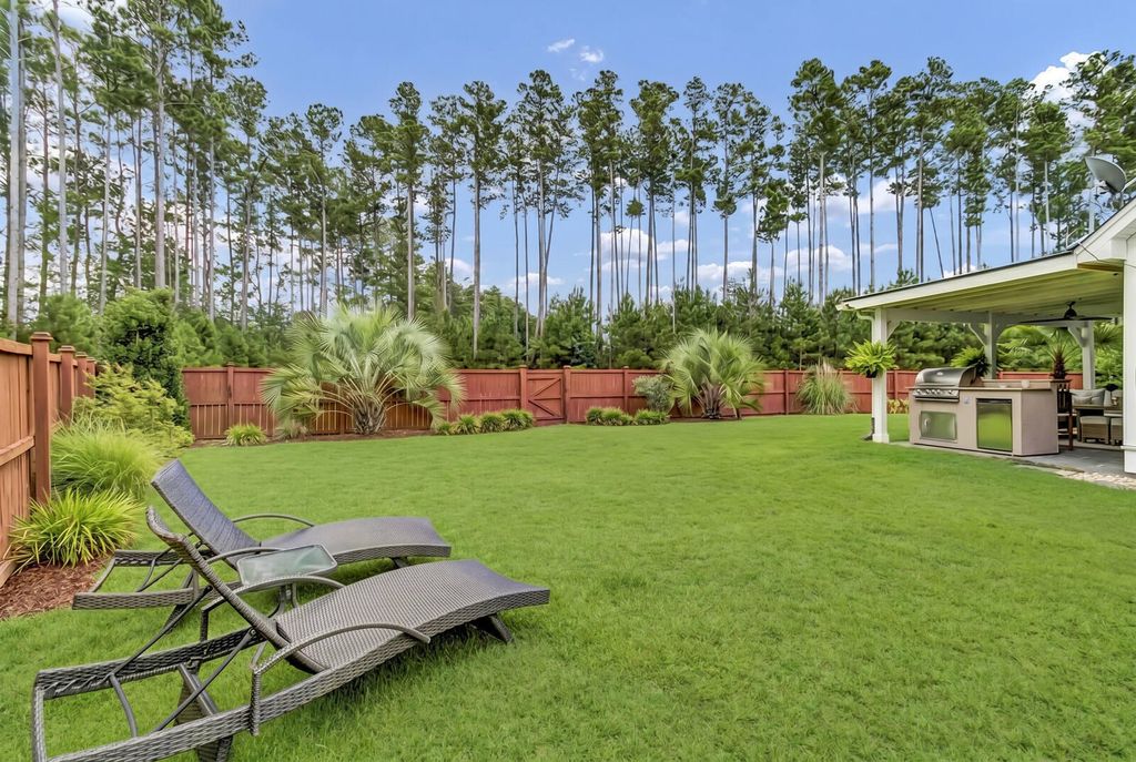 Image 46 of property listing at 411 Whispering Breeze Lane, Summerville, SC 29486