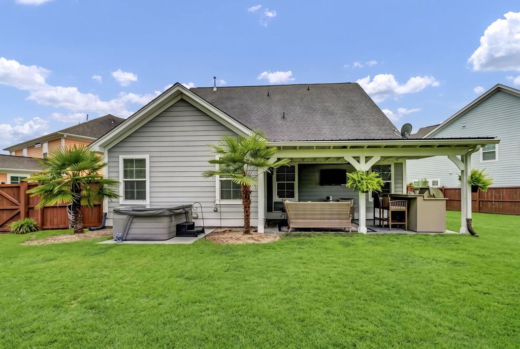 Image 48 of property listing at 411 Whispering Breeze Lane, Summerville, SC 29486
