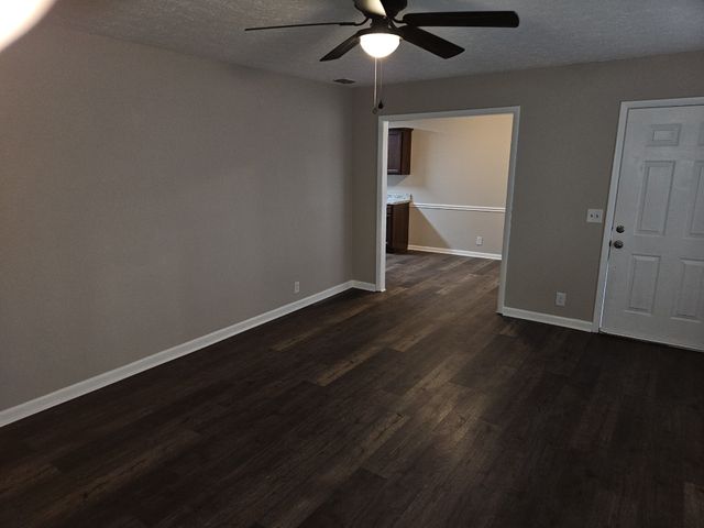 101 Edgewood Dr, Smyrna, TN 37167