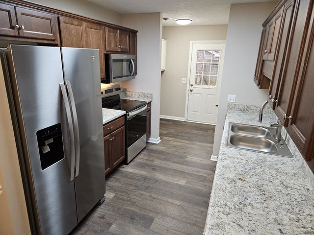 101 Edgewood Dr, Smyrna, TN 37167