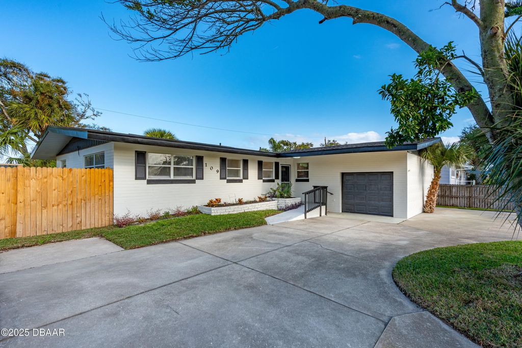 109 Standish Drive, Ormond Beach, FL 32176