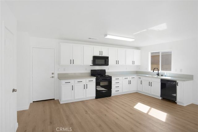 3213 Patti Ln, Lancaster, CA 93535