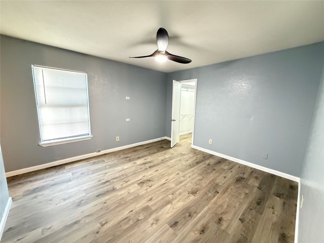 3042 Navarro Lane, Grand Prairie, TX 75052