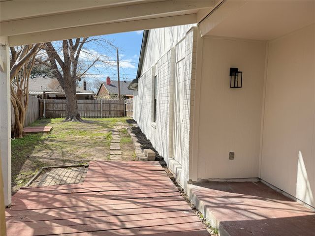 3042 Navarro Lane, Grand Prairie, TX 75052