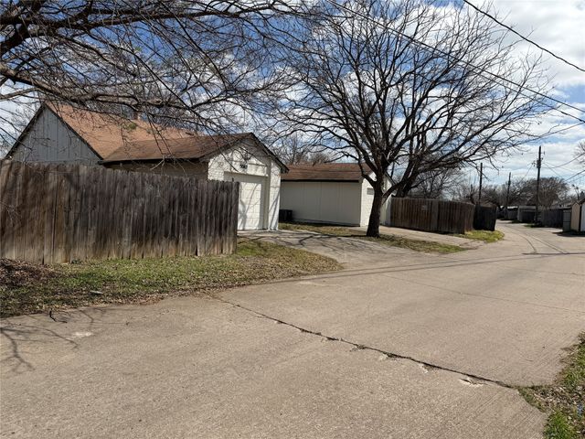 3042 Navarro Lane, Grand Prairie, TX 75052